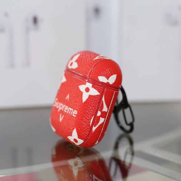 Airpods Gen 1 & 2 Red Case With Holder - Picture 4 of 5